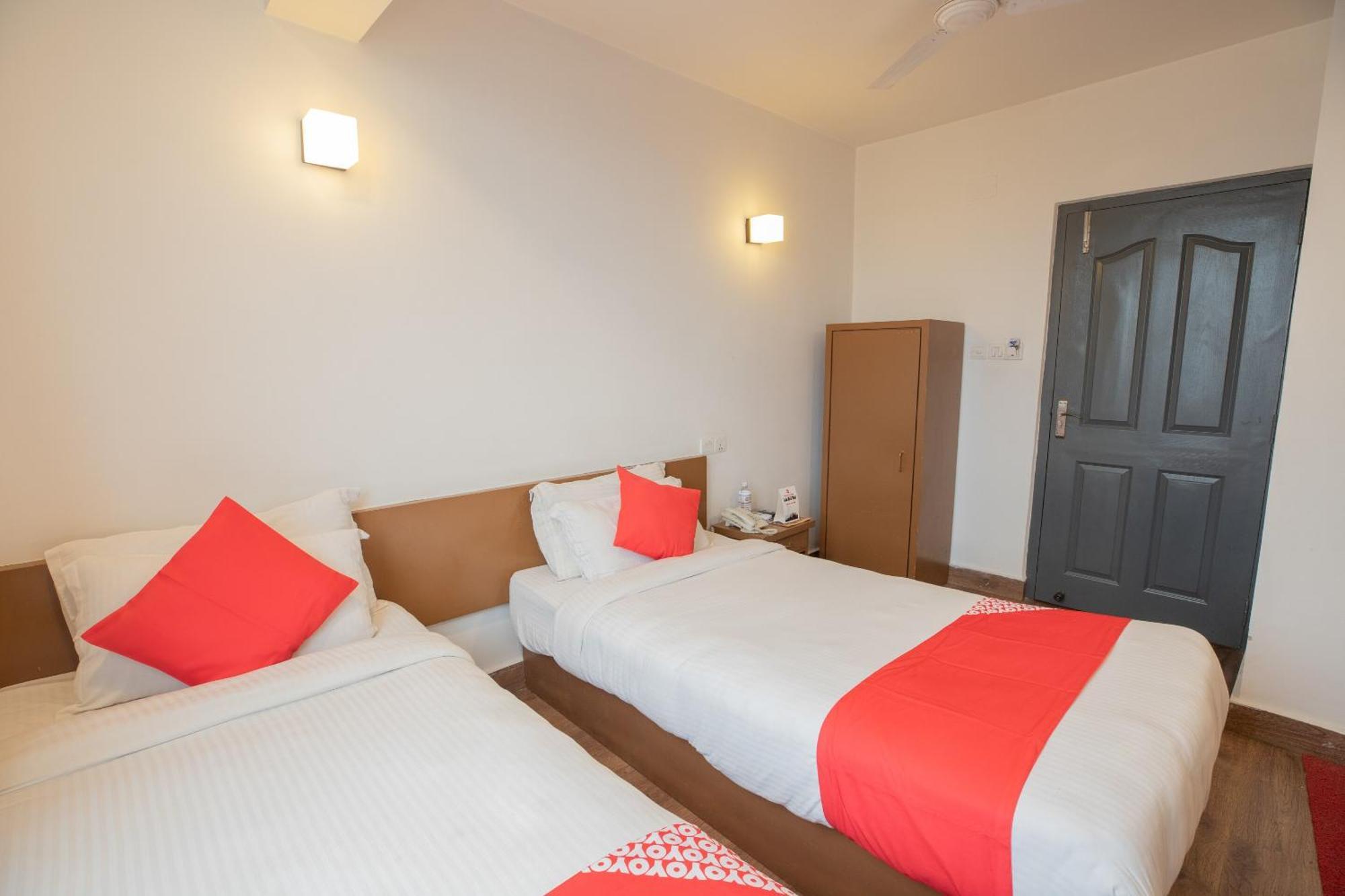 Oyo 123 Hotel Prince Plaza Катманду Экстерьер фото